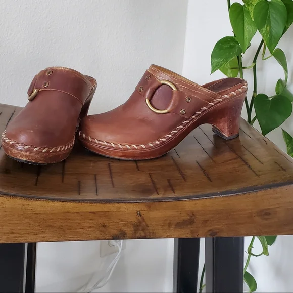Frye Charlotte Ring Mule Clogs - Picture 1 of 8